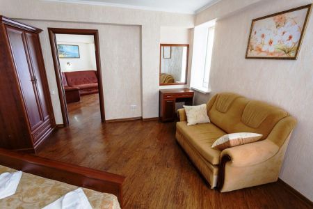 "ЛЮКС" 2-комнатный 2-5 этаж, Юг (Спальный корпус №2)